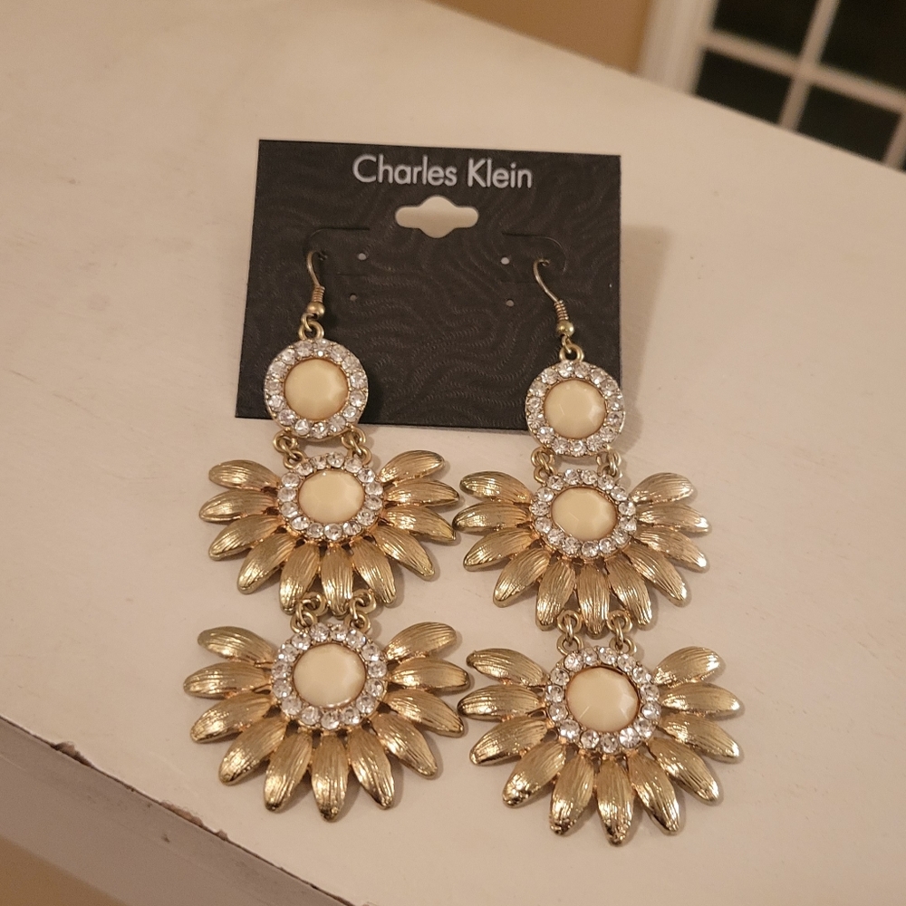GORGEOUS Gold & Ivory Dangle Earrings